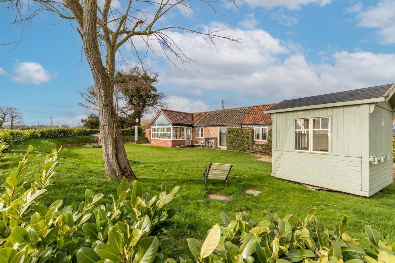 Host & Stay - Woodfalls Barn Burgh and Tuttington Extérieur photo