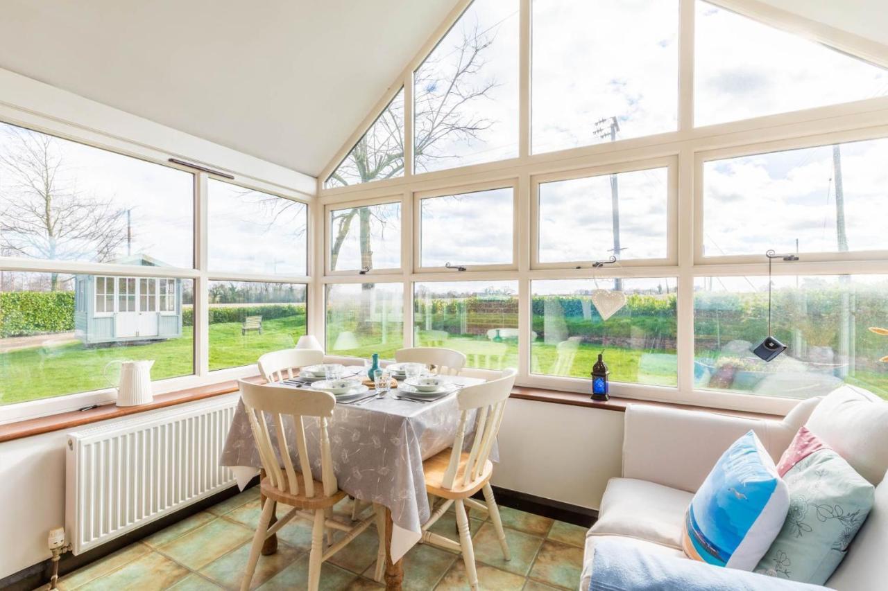 Host & Stay - Woodfalls Barn Burgh and Tuttington Extérieur photo