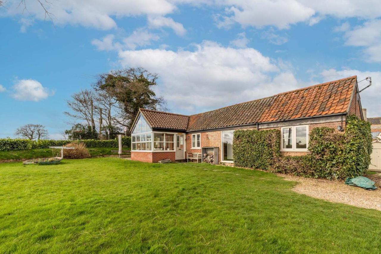 Host & Stay - Woodfalls Barn Burgh and Tuttington Extérieur photo