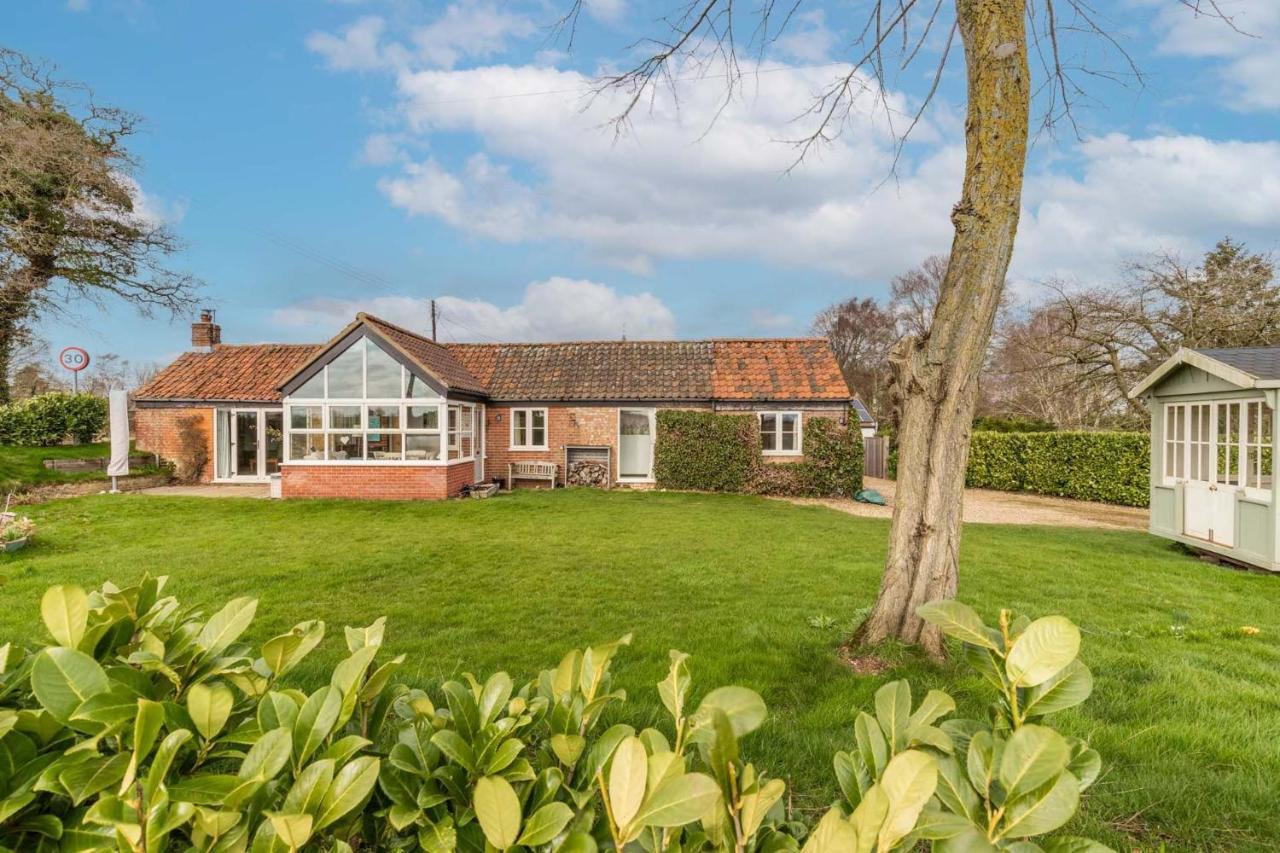 Host & Stay - Woodfalls Barn Burgh and Tuttington Extérieur photo