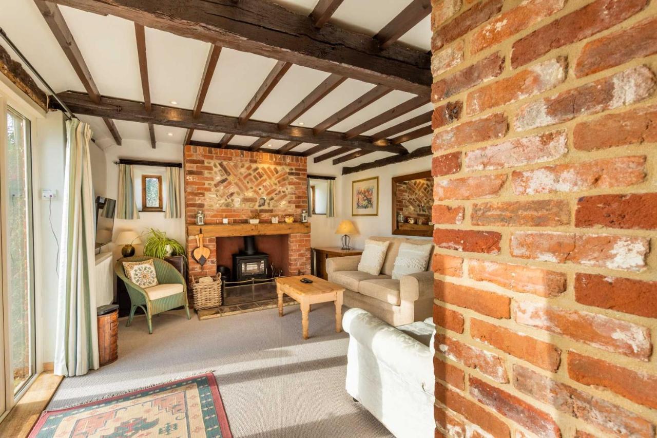 Host & Stay - Woodfalls Barn Burgh and Tuttington Extérieur photo
