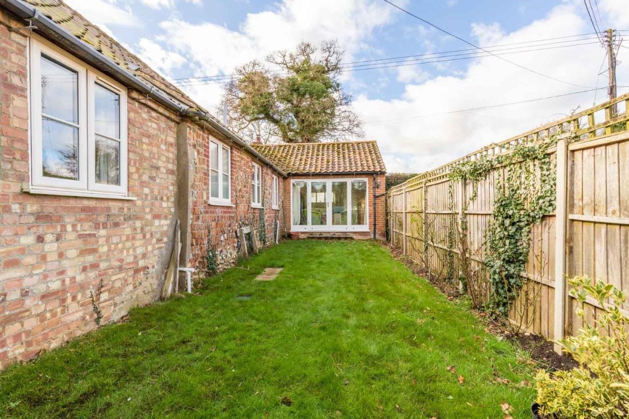 Host & Stay - Woodfalls Barn Burgh and Tuttington Extérieur photo