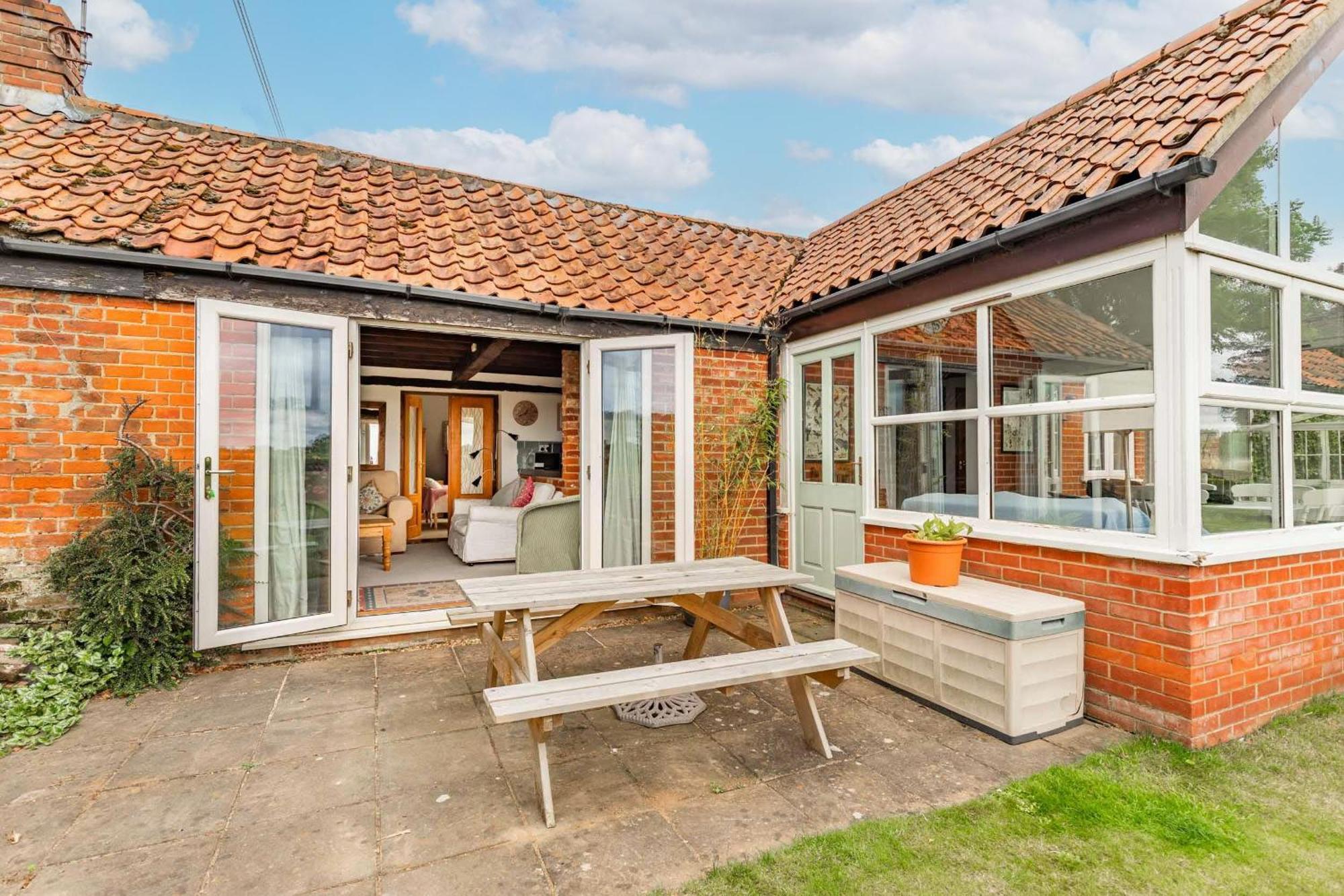 Host & Stay - Woodfalls Barn Burgh and Tuttington Extérieur photo